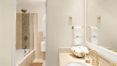 psc-121-octopus-bathroom