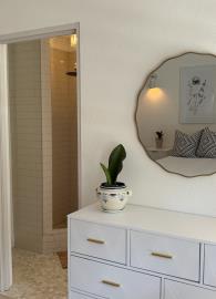 Masterbedroom-to-bathroom-USE