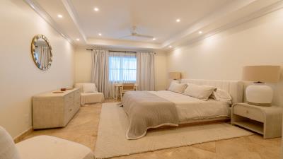 sandy-cove-102-master-bedroom