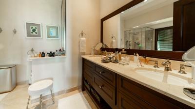 fairway-villa-7-apes-hill-st-james-bathroom-double-vanities