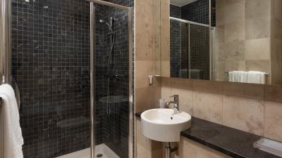 waterside-205-bathroom-shower