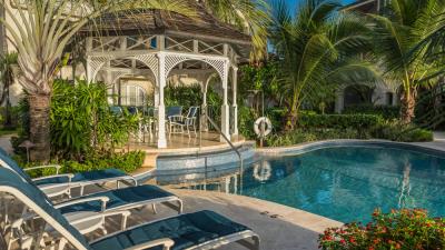 beach-happy-schooner-bay-amenities