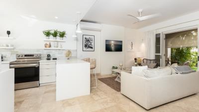 beach-happy-living-kitchen