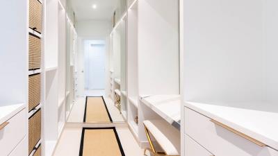 blue-oyster-walk-in-wardrobe