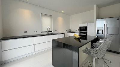 hocus-villa-kitchen-angle