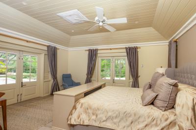 sle-high-cane-bedroom