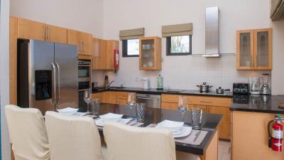 slbc-no16-breakfast-bar-kitchen