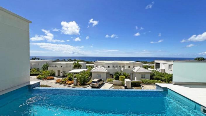 Image No.2-4 Bed Townhouse for sale
