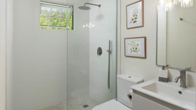 yorkshire-1-bathroom-shower