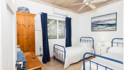 palm-villa-bedroom