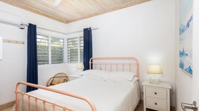 palm-villa-guest-bedroom