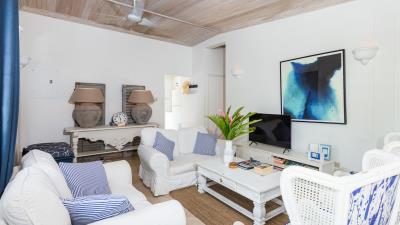palm-villa-living-area