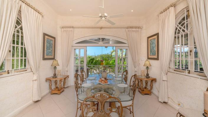 Image No.2-6 Bed Villa for sale