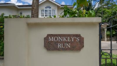sle-monkeys-run-villas-name-plate