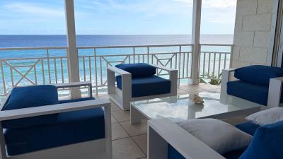 mistle-cove-terrace-coffee-table-closer