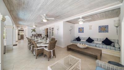 sle-sandalwood-terrace-dining-lounge