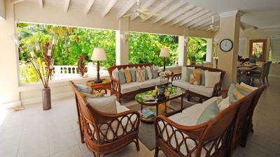 sle-relando-covered-terrace