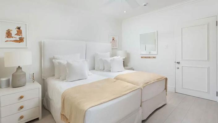 Image No.18-4 Bed Townhouse for sale