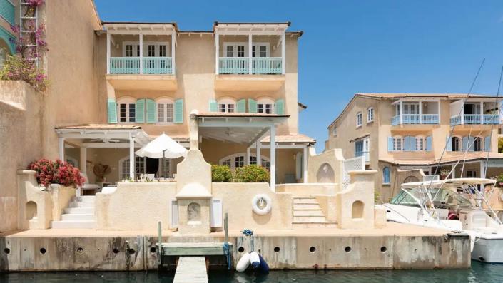 Image No.22-4 Bed Townhouse for sale