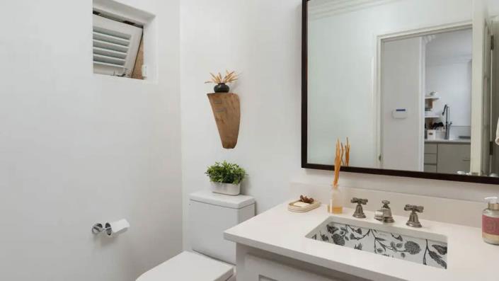 Image No.21-4 Bed Townhouse for sale