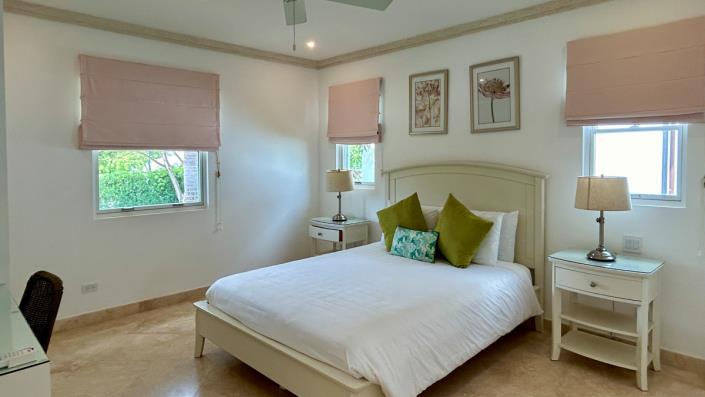 Image No.10-4 Bed Townhouse for sale