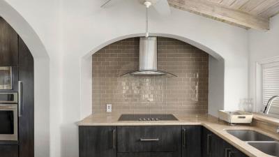 port-st-charles-311-kitchen