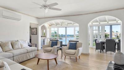 port-st-charles-311-living-area