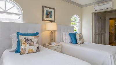 rwm-royal-villa-1-st-james-kids-bedroom-beds
