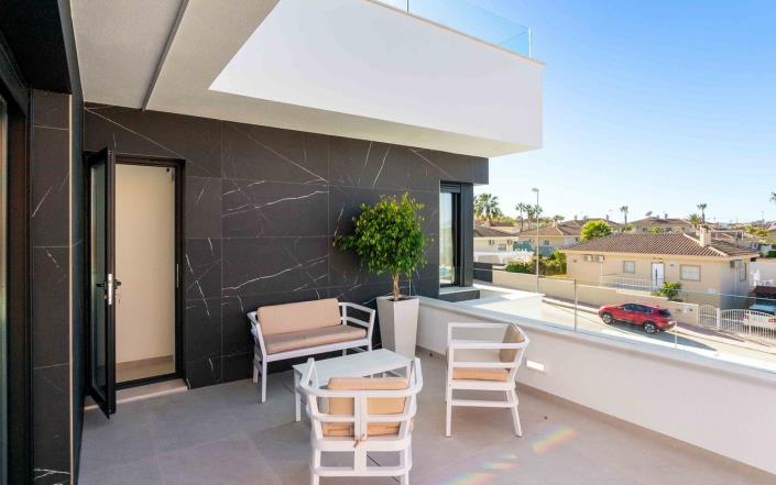 Image No.19-3 Bed Villa for sale