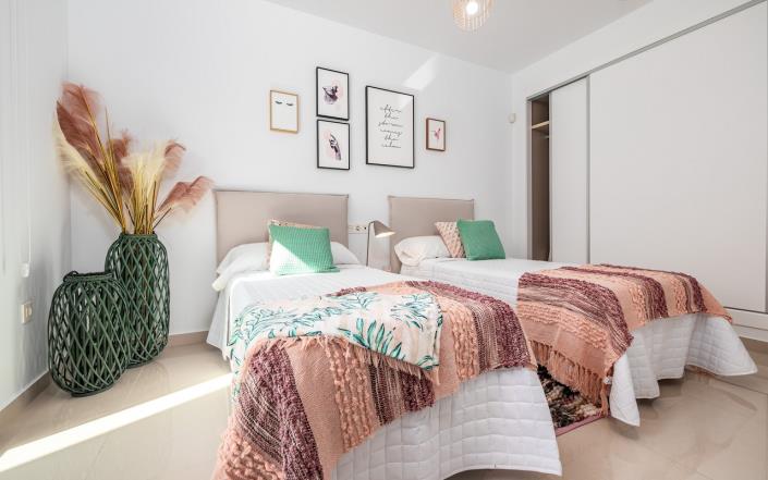 Image No.8-2 Bed Apartment for sale