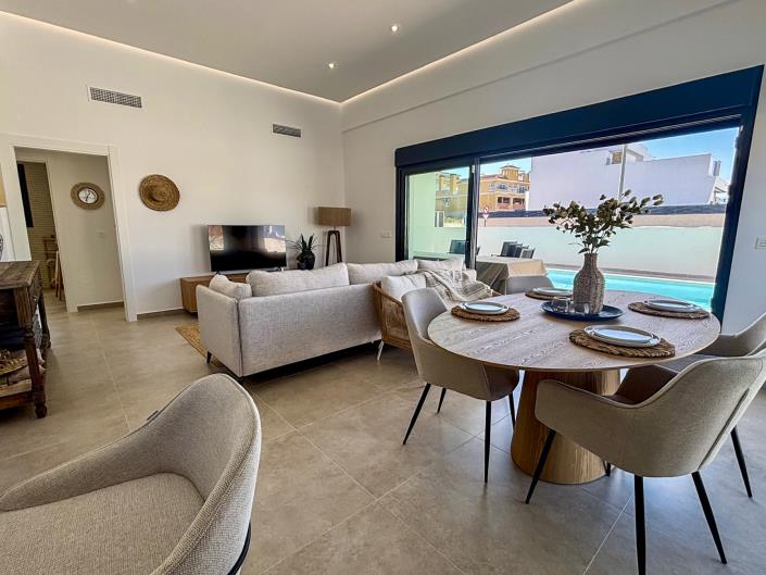 Image No.2-3 Bed Villa / Detached for sale