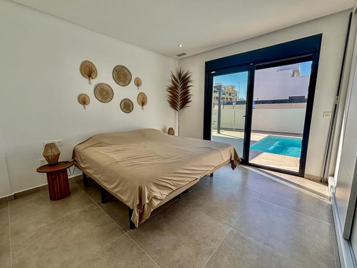 Image No.7-3 Bed Villa / Detached for sale