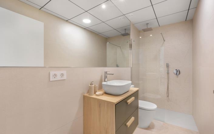 Image No.24-2 Bed Apartment for sale