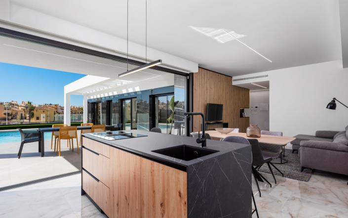 Image No.7-3 Bed Villa / Detached for sale