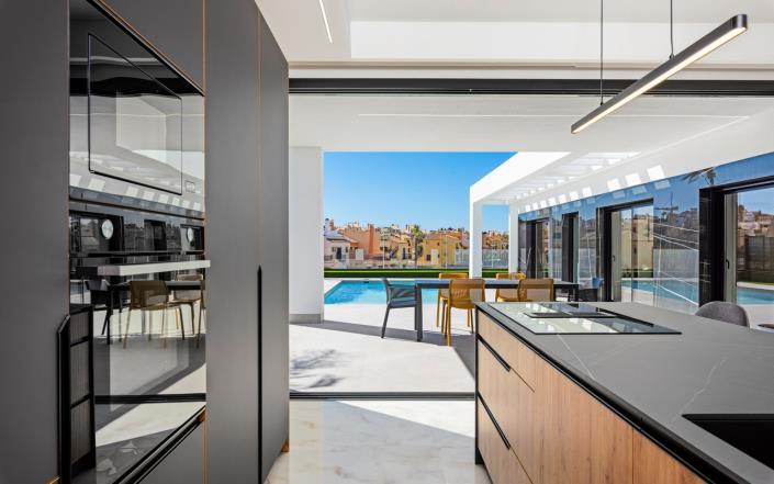 Image No.9-3 Bed Villa / Detached for sale