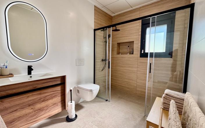 Image No.11-3 Bed Villa / Detached for sale