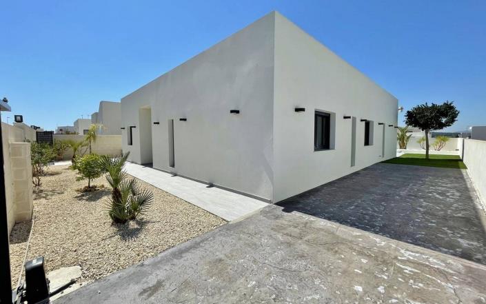 Image No.15-3 Bed Villa / Detached for sale