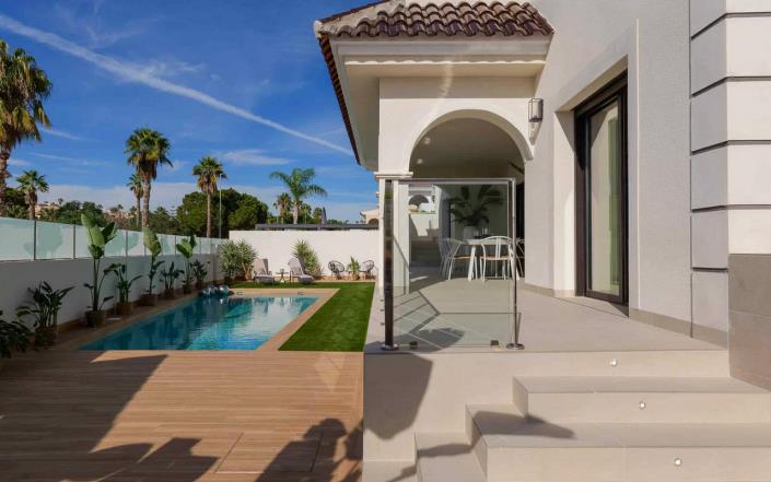 Image No.21-3 Bed Villa / Detached for sale