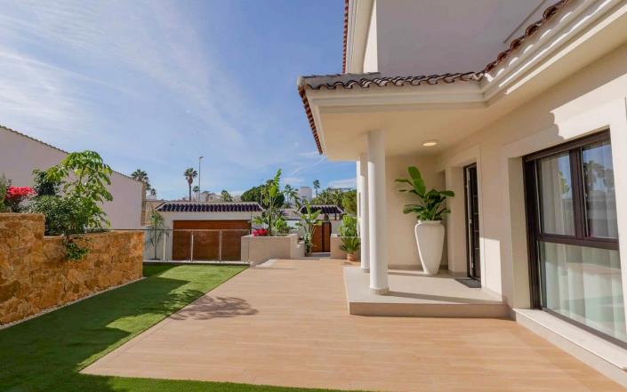 Image No.22-3 Bed Villa / Detached for sale