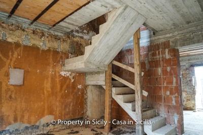 Palazzo-san-giuliano-renovation-project-1-euro-23