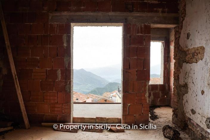 Image No.11-4 Bed Townhouse for sale