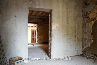 Palazzo-san-giuliano-renovation-project-1-euro-14