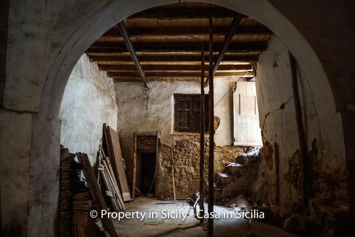 Image No.23-4 Bed Townhouse for sale