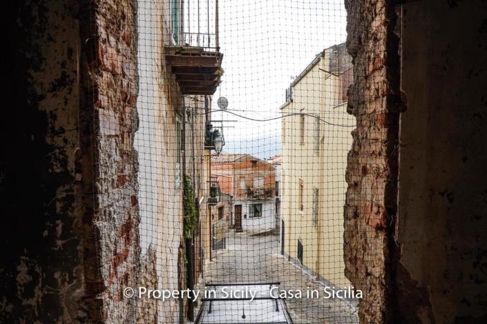 Image No.31-4 Bed Townhouse for sale