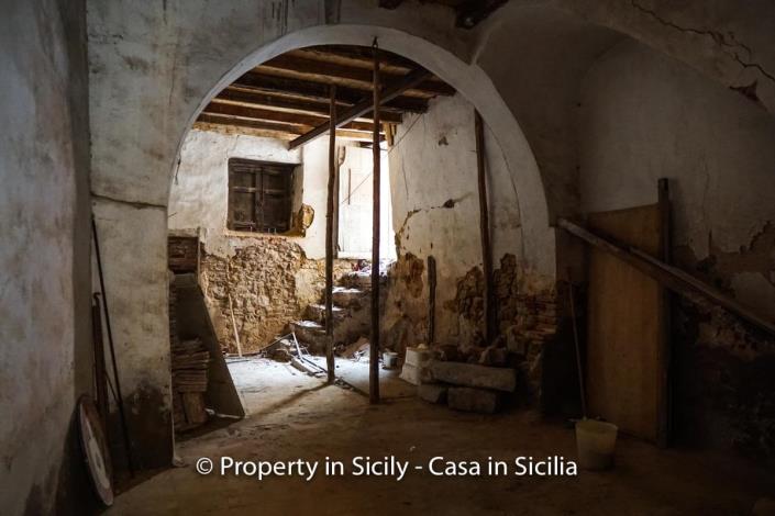 Image No.34-4 Bed Townhouse for sale