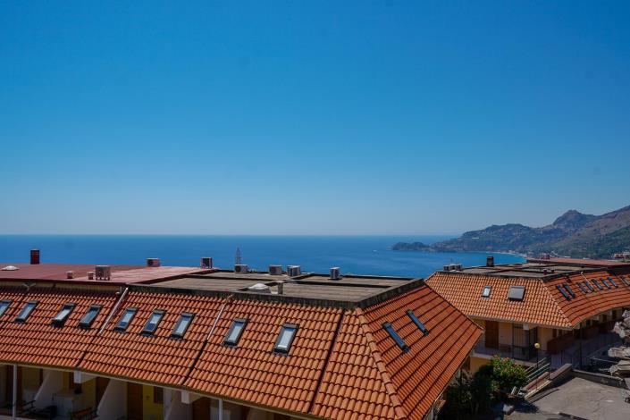 Image No.3-Maison de campagne de 1 chambre à vendre à Letoianni