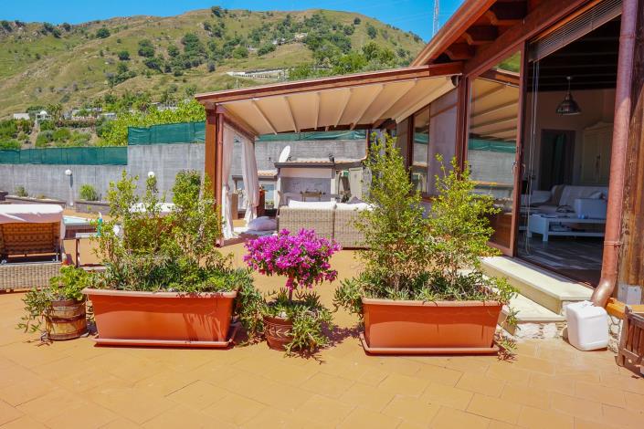 Image No.7-Maison de campagne de 1 chambre à vendre à Letoianni