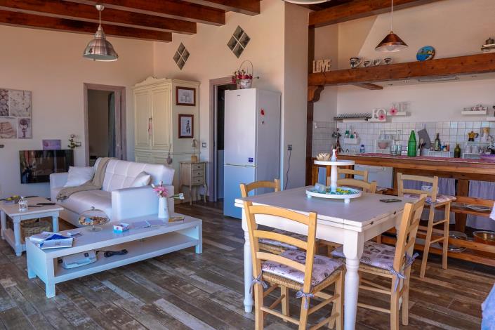 Image No.21-Maison de campagne de 1 chambre à vendre à Letoianni