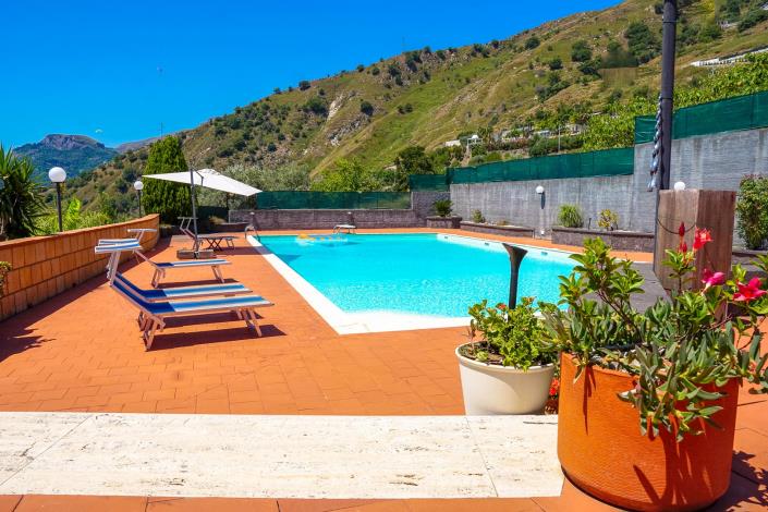 Image No.28-Maison de campagne de 1 chambre à vendre à Letoianni