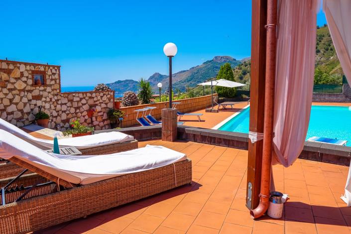 Image No.29-Maison de campagne de 1 chambre à vendre à Letoianni